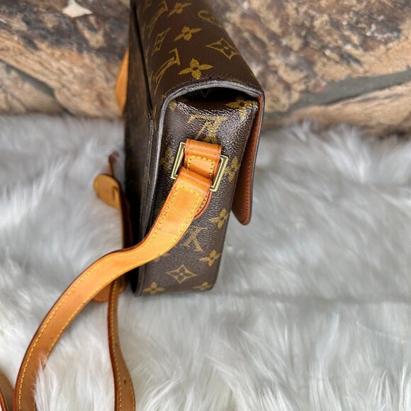 💎✨HOT BUY✨💎AUTHENTIC Louis Vuitton Monogram Saint Cloud GM - Picture 5 of 16